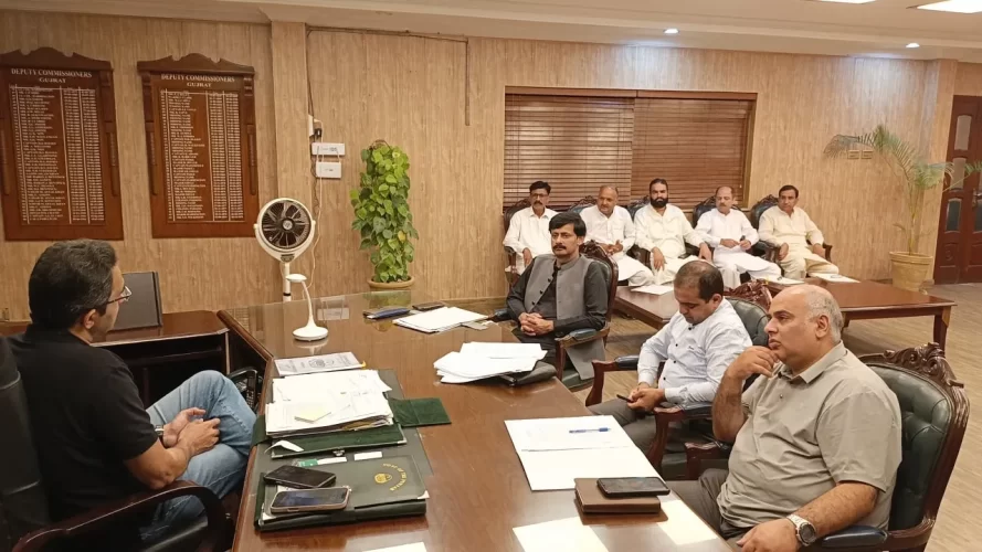 ڈپٹی کمشنر گجرات کی تاجروں سے ملاقات، مسائل حل کرنے کی ہدایت