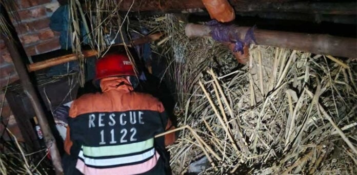 گجرات: مکان کی چھت گرنے سے میاں، بیوی اور بچہ ملبے تلے دب گئے