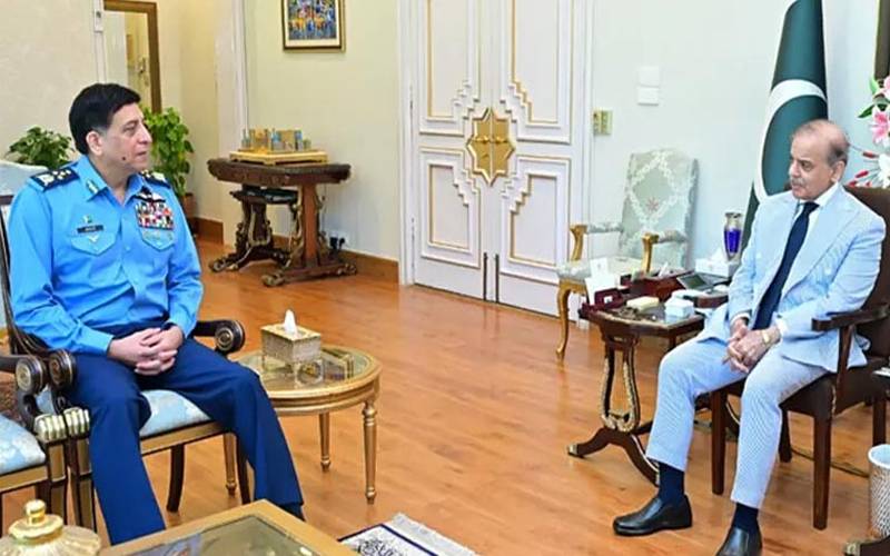 وزیراعظم سے ایئرچیف مارشل کی ملاقات، پاک فضائیہ کے کردار کو خراجِ تحسین
