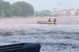 لاہور: راوی میں طغیانی، شاہدرہ پر پانی کا بہاؤ ایک لاکھ کیوسک سے بڑھ گیا