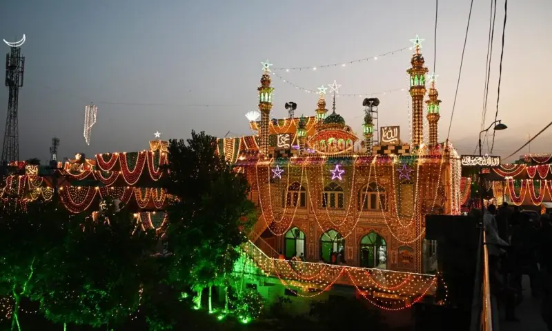 ملک بھر میں جشن عید میلادالنبی ﷺ کی تقریبات،21توپوں کی سلامی سے دن کاآغاز