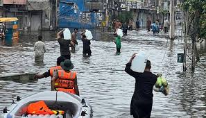 گجرات :8 دن بعد بھی قمر سیالوی روڈ کے اطراف میں سیلابی پانی جمع، بیماریاں پھیلنے کاخطرہ