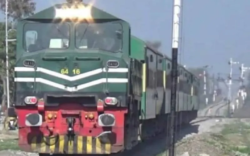 لالہ موسیٰ : ٹرین کی زد میں آکر بچہ شدید زخمی، عزیز بھٹی اسپتال گجرات منتقل