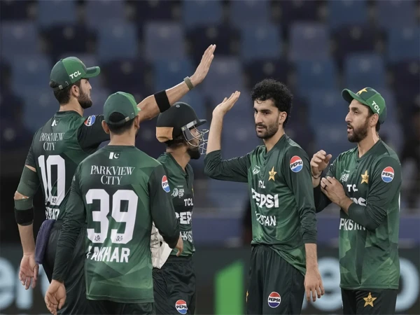 دبئی :ایشیا کپ میں پاکستان نے اپنے پہلے میچ میں عمان کو93رنز سے شکست دیدی