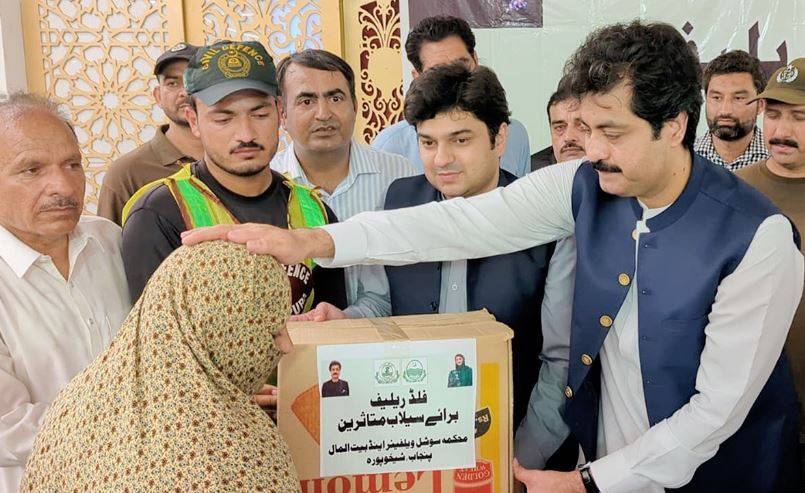 صوبائی وزیرسہیل شوکت بٹ اور چوہدری شافع حسین کا دورہ گجرات، سیلاب متاثرین میں امدادی سامان تقسیم