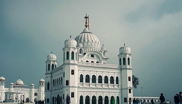 باباگرونانک کی آج برسی، مودی نے سکھ یاتریوں کوپاکستان آنے سے روک دیا