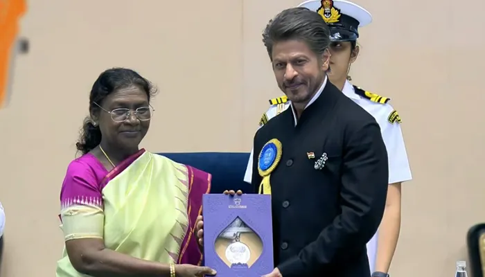 بالی وڈ کنگ شاہ رخ خان کا 33 سالہ فلمی سفر اور پہلا نیشنل فلم ایوارڈ ملا