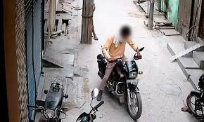 گجرات :موٹر سائیکل چوری کی وارداتوں میں اضافہ،ایک دن میں 5وارداتیں
