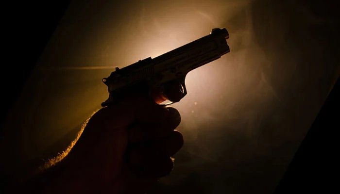 گجرات :گلیانہ پل پر فائرنگ، باپ بیٹے کو نشانہ بنایا گیا: بیٹا جاں بحق، والد زخمی