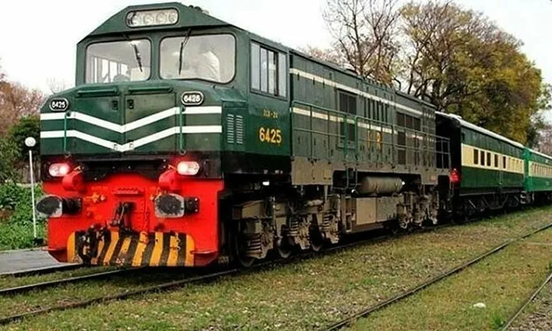 لاہور اور راولپنڈی کے درمیان چلنے والی ٹرینوں کا کرایہ بڑھ گیا