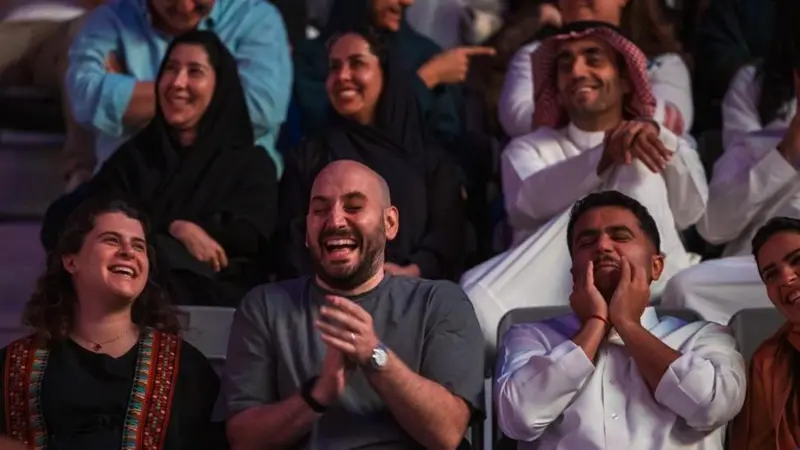 سعودی عرب میں متنازع کامیڈی فیسٹیول ، سیکس اور ہم جنس پرستی سے متعلق لطیفے سنائے گئے