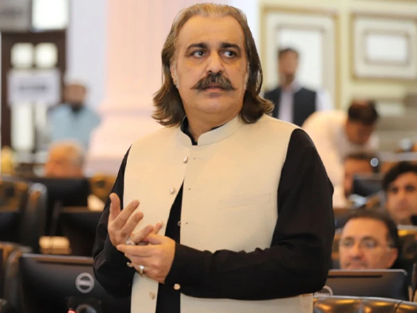 استعفے کامعاملہ،علی امین گنڈاپور آج ہاتھ سے لکھا استعفادوبارہ گورنر کو بھیجیں گے