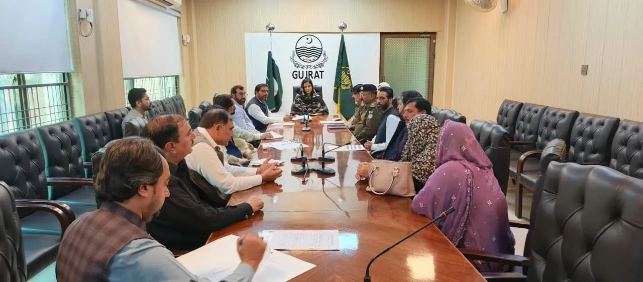 ڈپٹی کمشنر نورالعین کا گجرات میں خسرہ و روبیلا مہم کا افتتاح