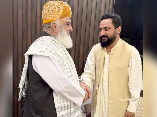 اسلام آباد سے جے یو آئی کے مرکزی رہنما فرخ کھوکھر کو پولیس نے حراست میں لے لیا