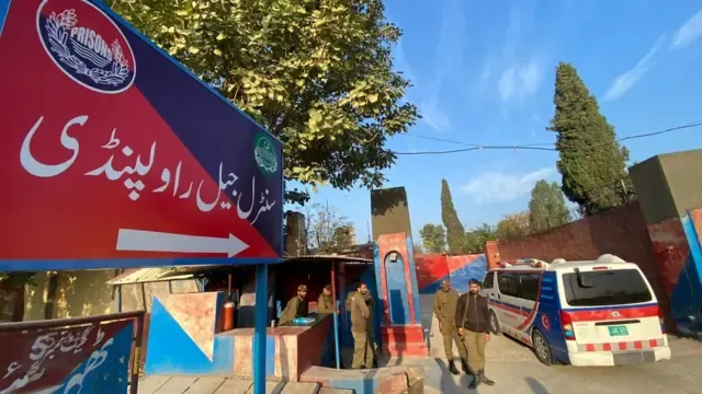 اڈیالہ جیل حکام نے عمران خان کی صحت و منتقلی سے متعلق افواہیں مسترد کر دیں