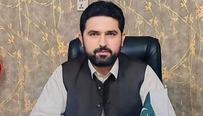 عوامی ٹیکس کے پیسے سے فلیٹ اور جزیرے خریدے جارہے ہیں، سہیل آفریدی