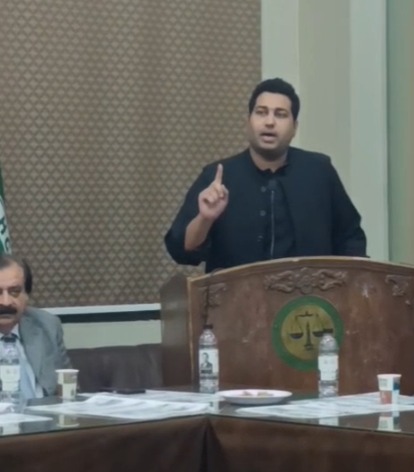 PTIدور حکومت میں اسد طور کومارپڑی،مطیع اللہ جان اغوا اورابصارعالم کوگولی لگی، فرخ شہبازوڑائچ