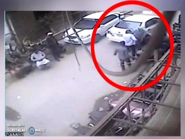 گجرات میں لالہ موسیٰ جی ٹی روڑ پر پیدل جاتے شہری کو کار میں بیٹھا کر لوٹ لیا گیا