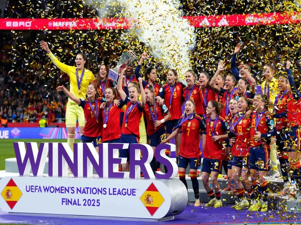 میڈرڈ (ویب ڈیسک )اسپین کی ویمنز ٹیم نے شاندار کارکردگی دکھاتے ہوئے خواتین نیشنز لیگ کا ٹائٹل ایک بار پھر اپنے نام کر لیا۔