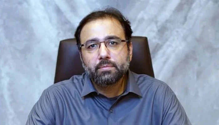 پاسپورٹ پر پروٹیکٹر مہر رکھنے والوں کو کسی صورت آف لوڈ نہیں کیا جائے گا، چوہدری سالک حسین