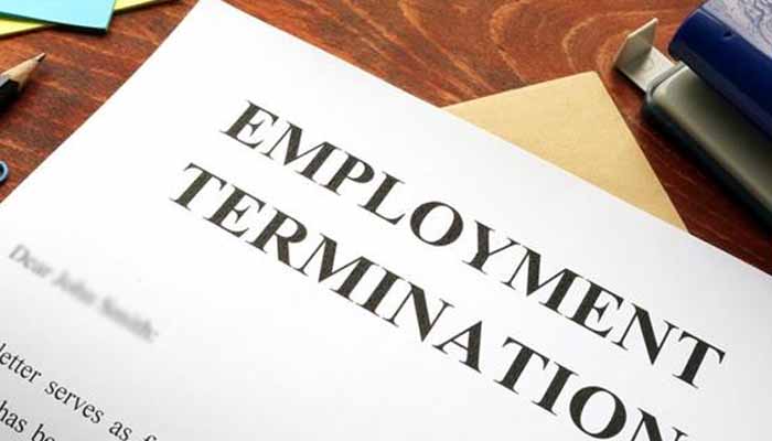 وقت سے پہلے آنے کی عادت، کمپنی نے خاتون کو ملازمت سے نکال دیا