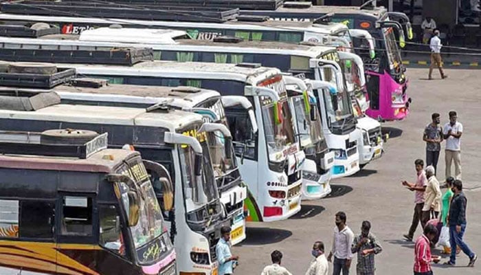 پنجاب میں بھاری ٹریفک جرمانوں کیخلاف ٹرانسپورٹرز کی ہڑتال، شہری پریشان