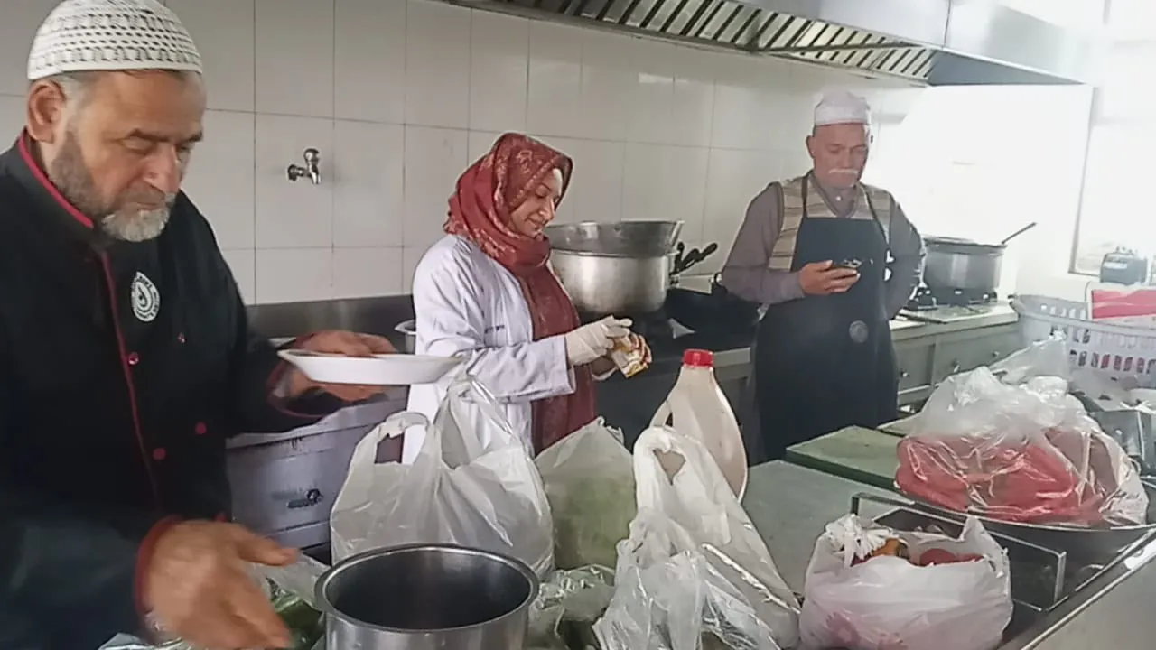 گجرات میں ون ڈش پالیسی کی خلاف ورزی پر متعدد شادی ہالز کو بھاری جرمانے