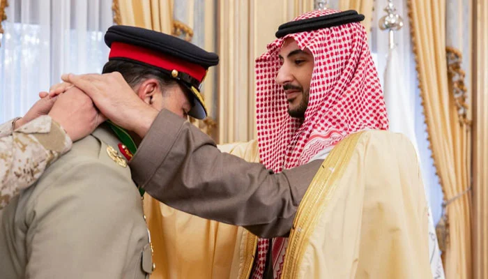 فیلڈ مارشل عاصم منیر کو سعودی عرب کے اعلیٰ ترین اعزاز کنگ عبدالعزیز میڈل سے نوازا گیا