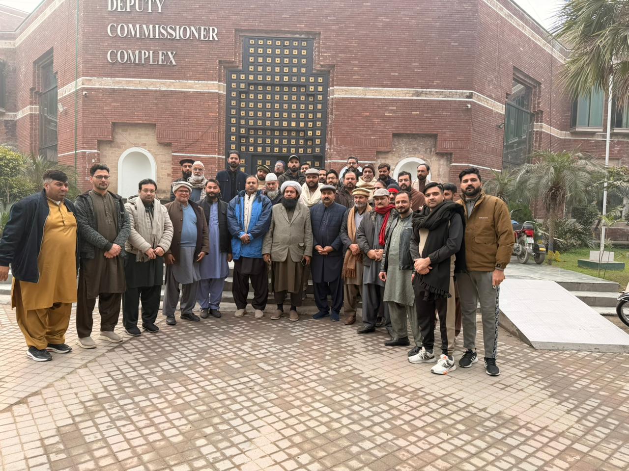 گجرات :کنجاہ کے تاجروں کی شٹر ڈاؤن ہڑتال، ڈی سی گجرات کی مداخلت پر مطالبات منظور، کاروبار بحال