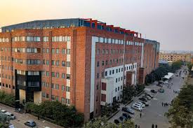 UOL کے اسٹوڈنٹس کا تحفظ یقینی بنانے کیلئے کیمپس میں  لوہے کے جنگلے لگوادیئے گئے، یونیورسٹی انتظامیہ