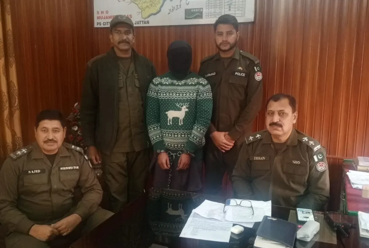 گجرات پولیس کی اشتہاری مجرمان کے خلاف کارروائی، قتل کیس میں مطلوب ملزم گرفتار