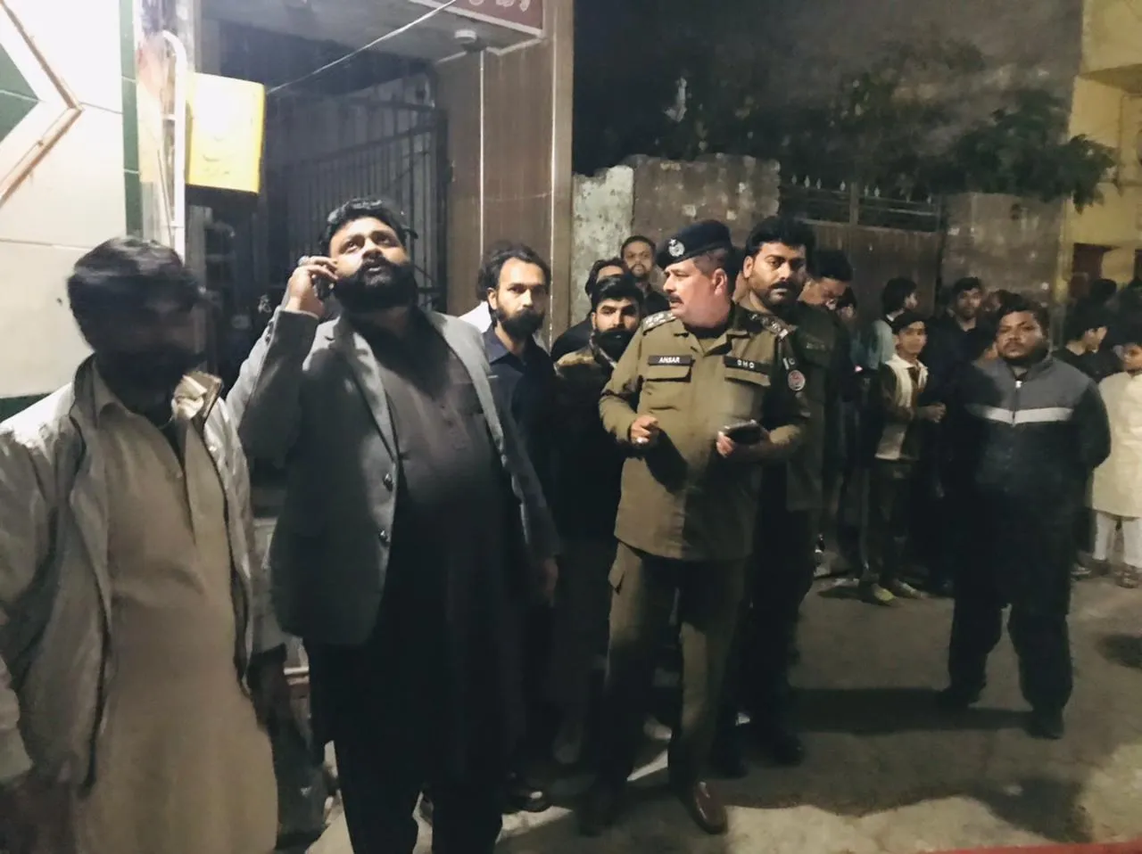 گجرات مسلم بازار میں آتشزدگی،ریسکیو 1122 کی بروقت کارروائی ،آگ پرقابوپالیا گیا