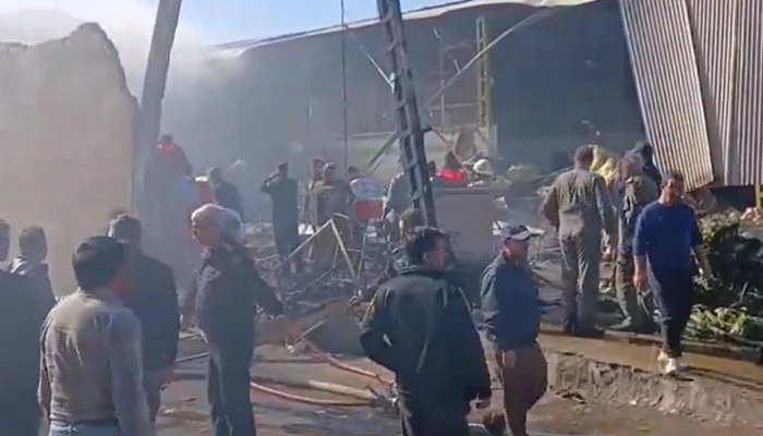 ایران :فوجی ہیلی کاپٹر گرکر تباہ، معاون پائلٹ اور 2 دکاندار جاں بحق