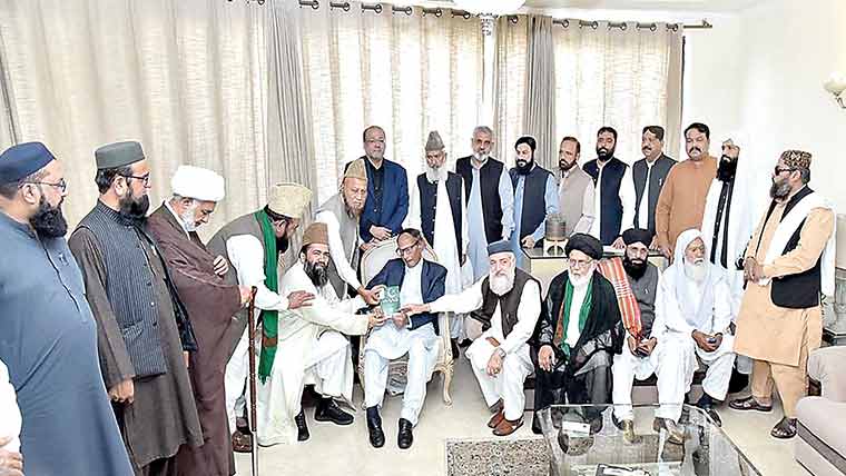 چودھری شجاعت حسین سے علماء ومشائخ کے 20 رکنی وفد کی ملاقات