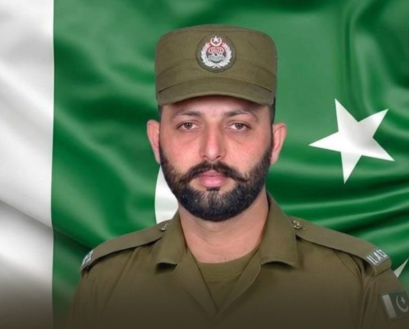 گجرات : ڈاکوؤں کے ساتھ پولیس مقابلہ،فائرنگ میں کانسٹیبل شہید،ایک ڈاکو ہلاک