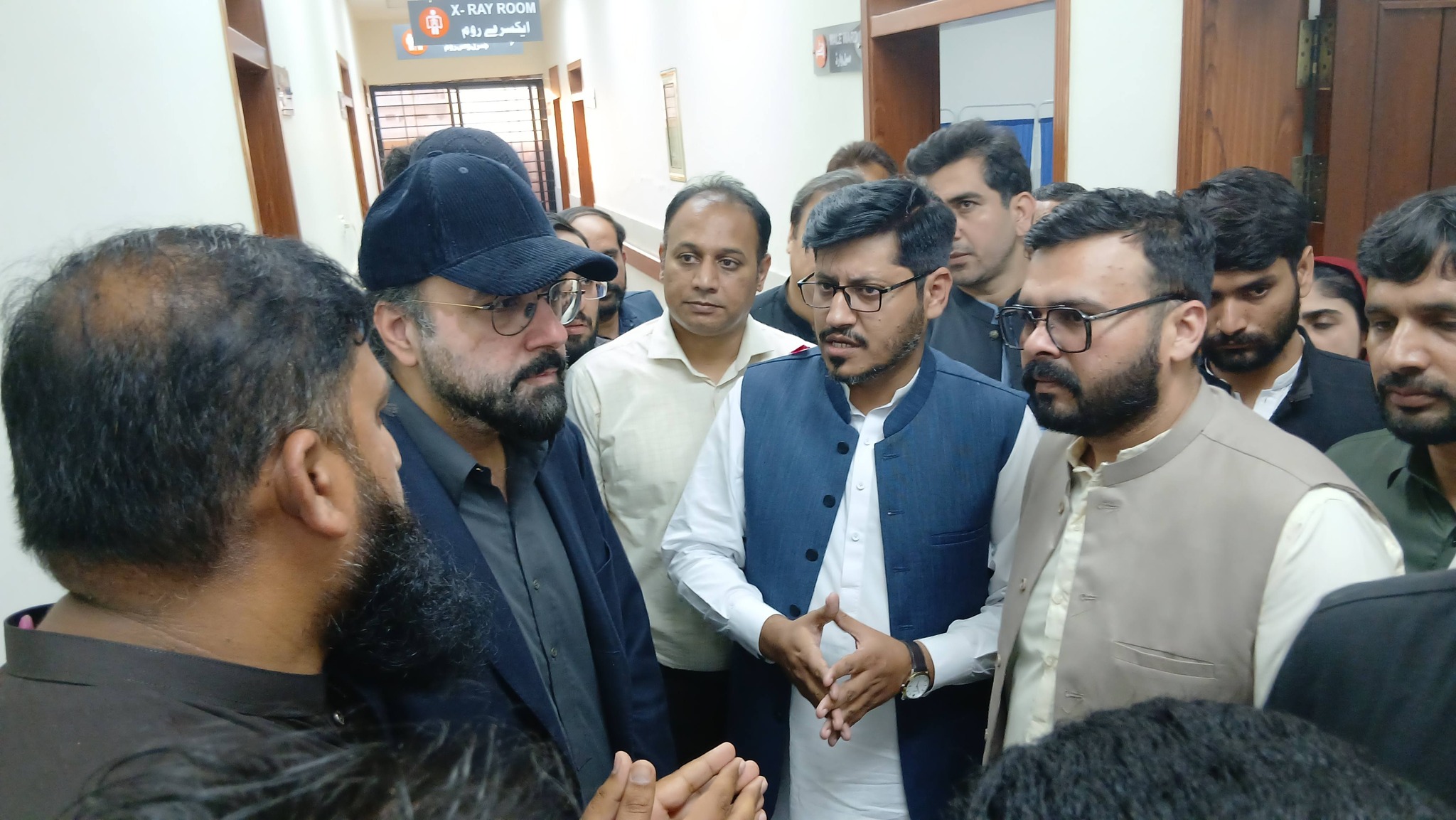 گجرات: چودھری سالک کادورہ شادیوال،گرلز کالجز کی تعمیر اور آرایچ سی کی آپ گریڈیشن کامعائنہ کیا