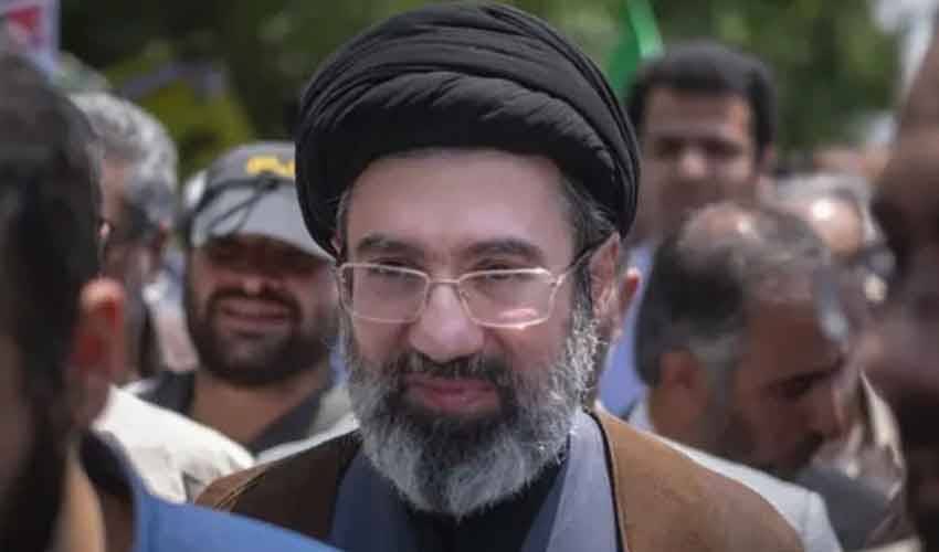 سپریم لیڈر مجتبیٰ خامنہ ای کا ایرانی فوج کے یومِ قیام کے موقع پر اہم پیغام جاری