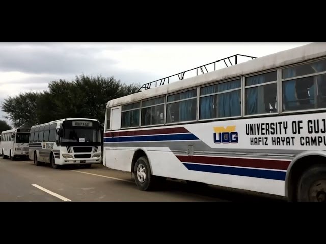 گجرات:جامعہ گجرات کی بس کوڈاکوؤں نے دن دیہاڑے اسلحے کی نوک پر لوٹ لیا