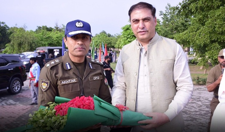 یونیورسٹی آف گجرات میں "معرکہ حق" کے حوالے سے تقریب تقسیم انعامات