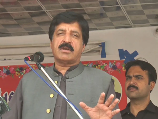 28ویں آئینی ترمیم کی حمایت کا فیصلہ شقیں دیکھ کر کریں گے، گورنر پنجاب