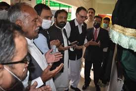 اے سی گجرات کا اراضی ریکارڈ سنٹر جلالپور جٹاں کا دورہ، سہولتوں میں بہتری کی ہدایات