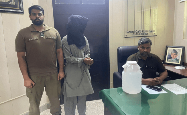گجرات :گلیانہ پولیس کا جرائم پیشہ عناصر کے خلاف کریک ڈاؤن، 2 ملزمان گرفتار