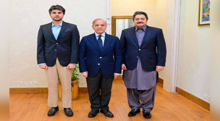 وزیراعظم شہباز شریف سے MNA چوہدری نصیر احمد عباس اور بیرسٹر احمد شاہ میر کی ملاقات
