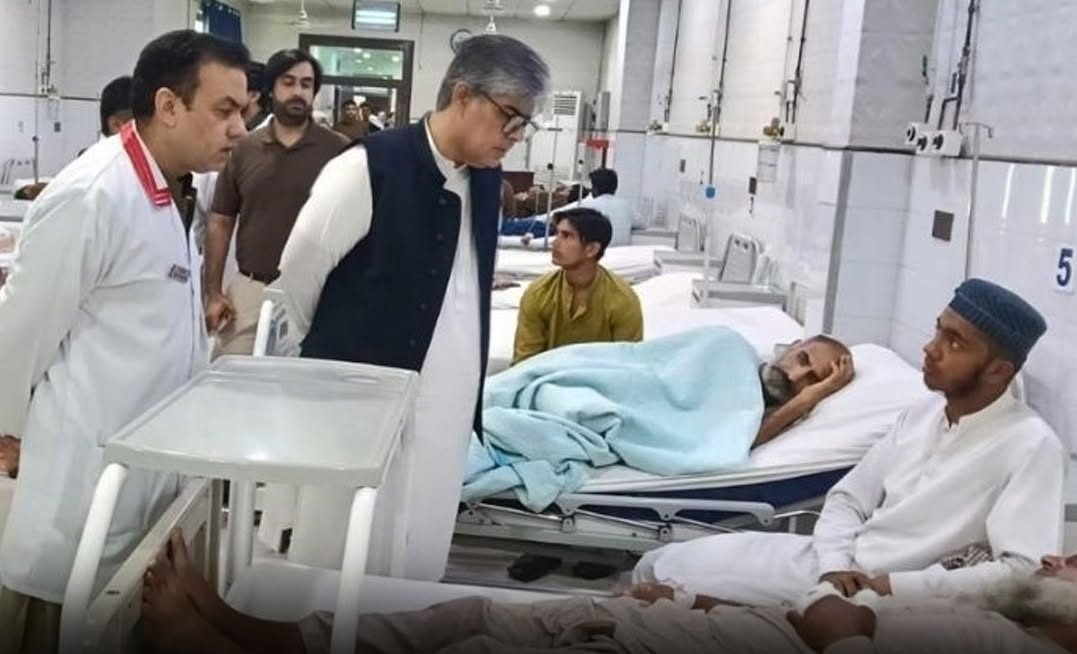 گجرات :سیکرٹری صحت پنجاب کا عزیز بھٹی ٹیچنگ ہسپتال کا دورہ، طبی سہولیات کا تفصیلی جائزہ