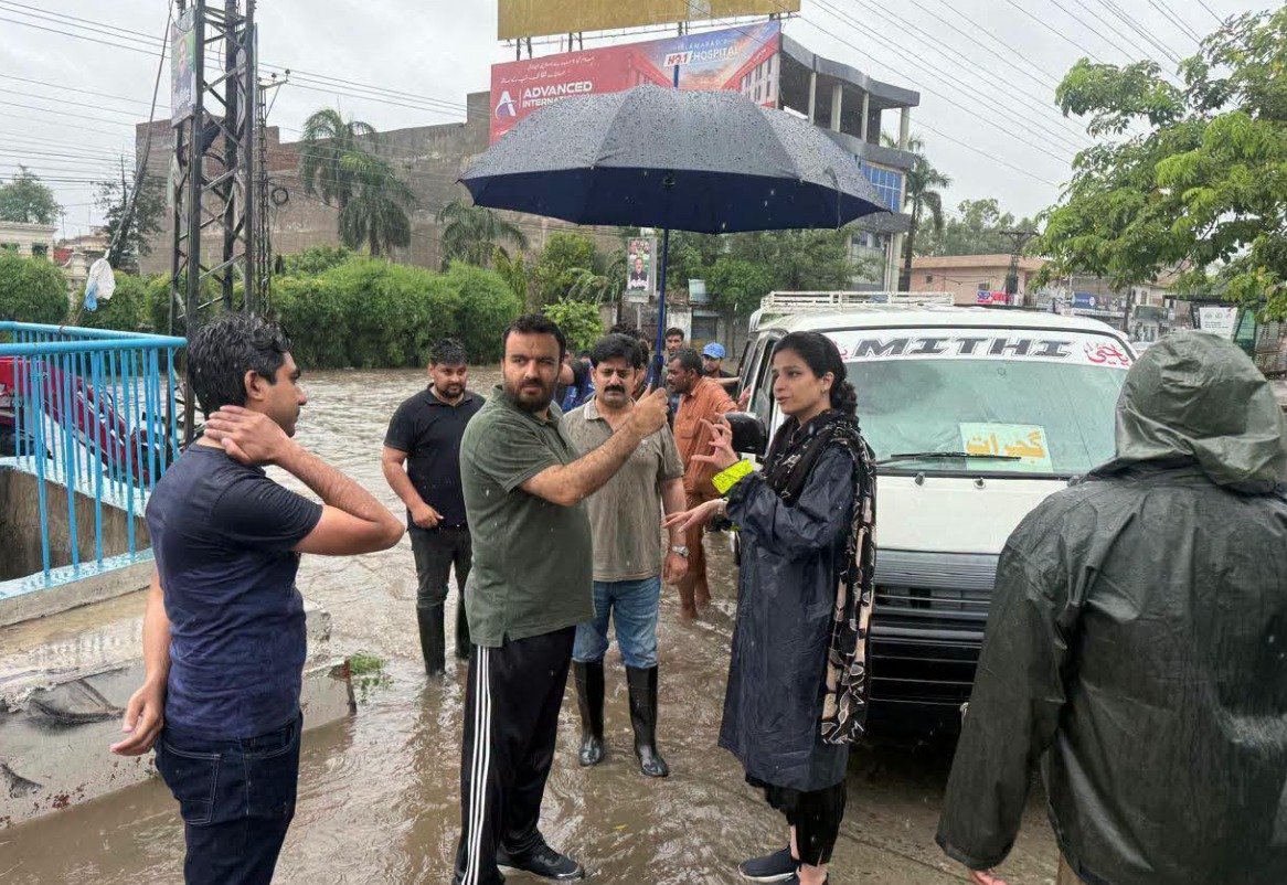 گجرات میں100 ملی میٹر بارش ریکارڈ،ایمرجنسی نافذ، ضلعی انتظامیہ اور واسا ہائی الرٹ