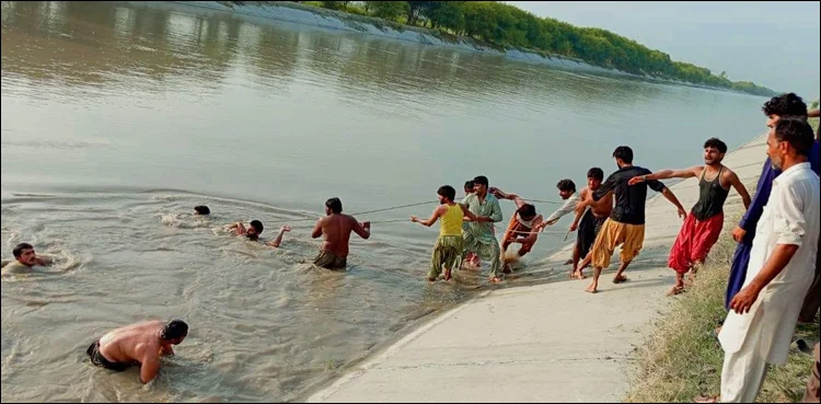 کوٹ ادو:باراتیوں کالوڈر رکشہ نہرمیں گرنے سے 15افراد ڈوب کرجاں بحق